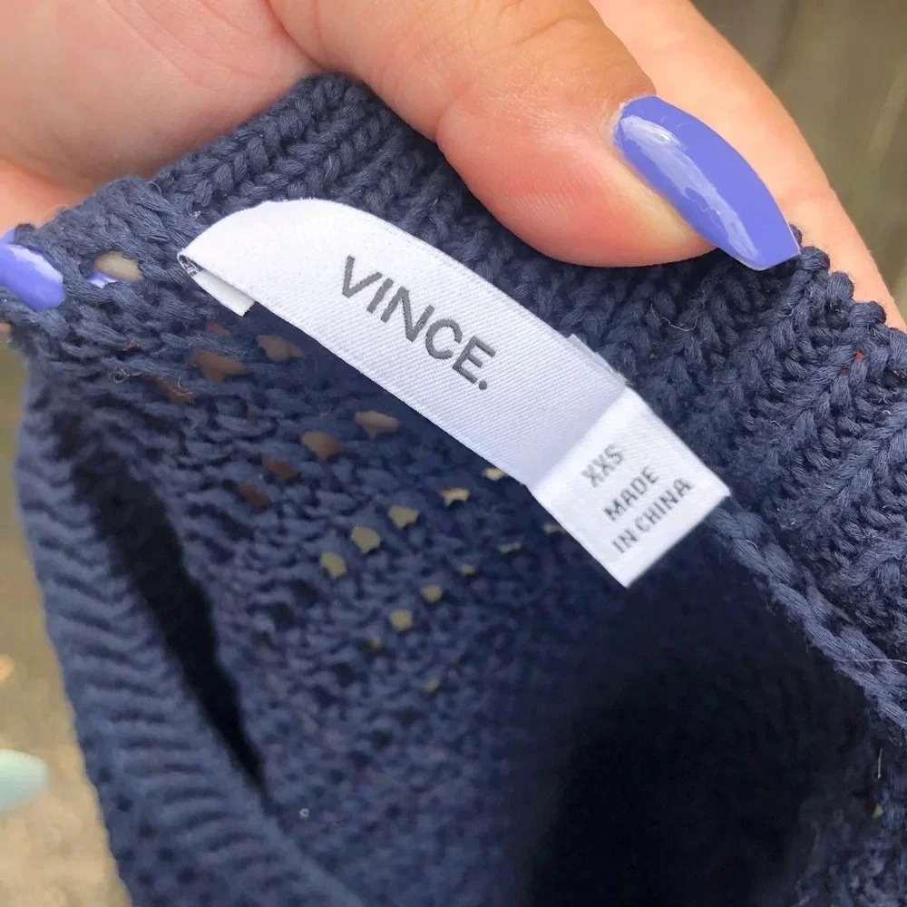 VINCE NAVY BLUE SLEEVELESS KNIT SWEATER - Picture 6 of 7